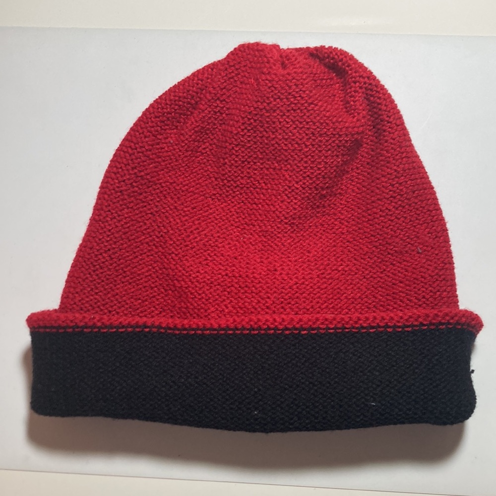 2 HATS - Picture 5 of 8